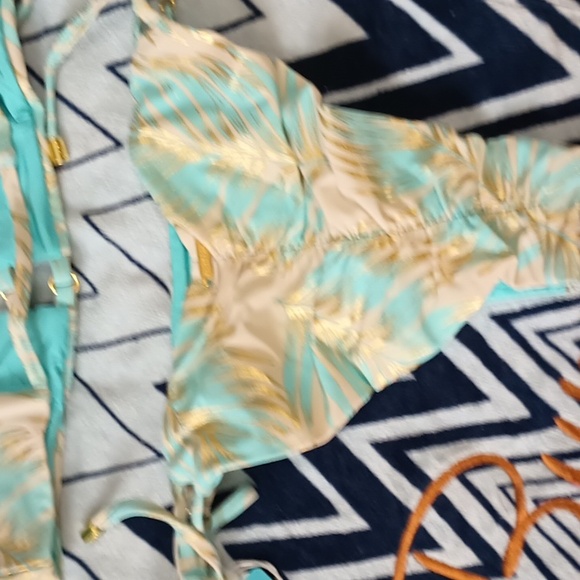 Beach Bunny Fine Lines Brand New Swimsuit - Picture 6 of 11